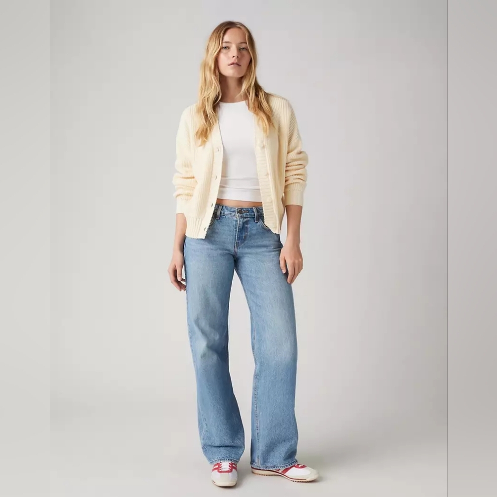 NWT Levi's Low Loose light wash jeans